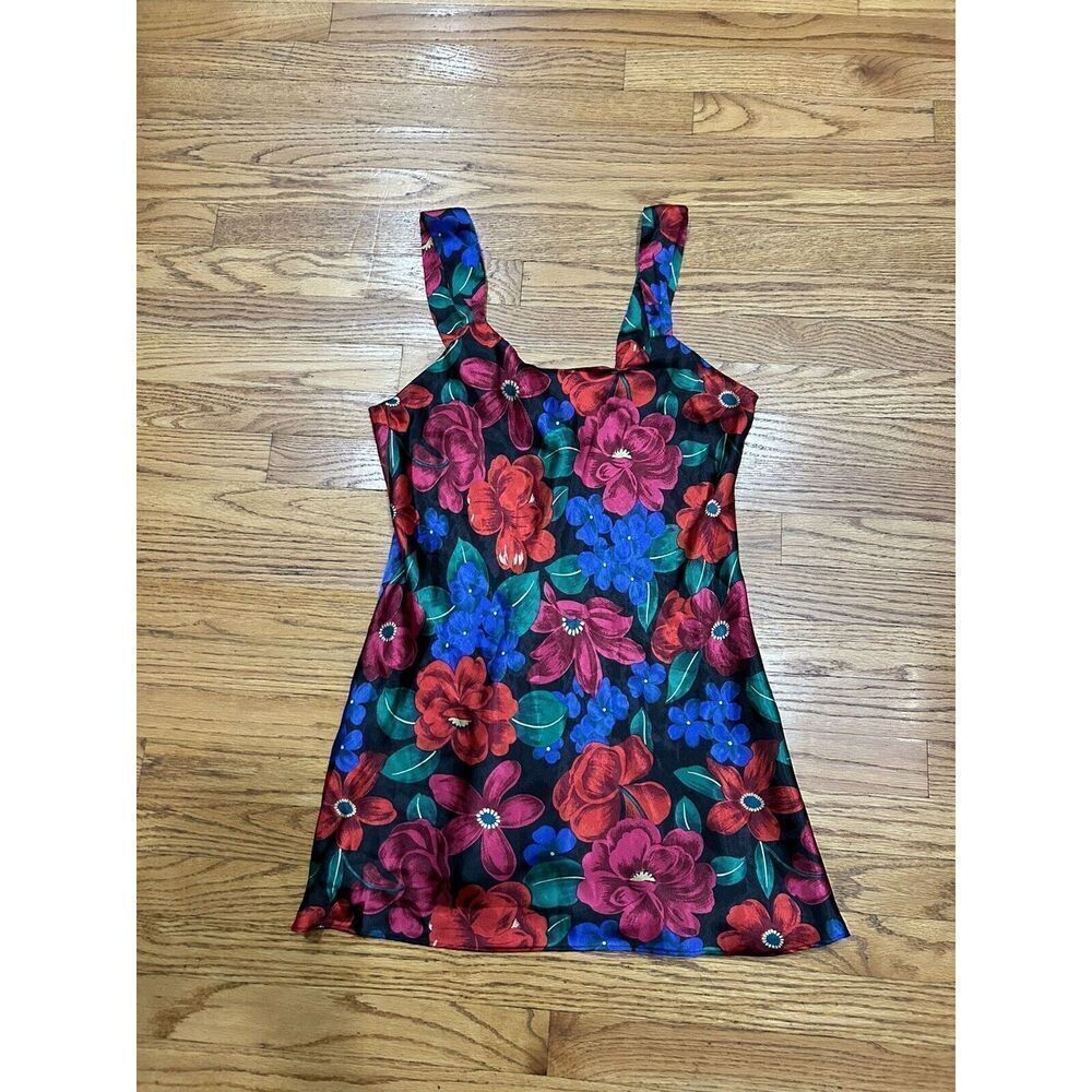 Sedu Chemise Women’s Sexy Silk Feel Size M Sleepwear Lingerie. Good Condition.